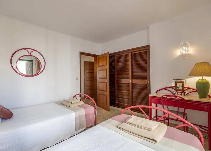 De 2 Quartos Hibiscus 40a Na De Sao Rafael - Albufeira, Algarve *