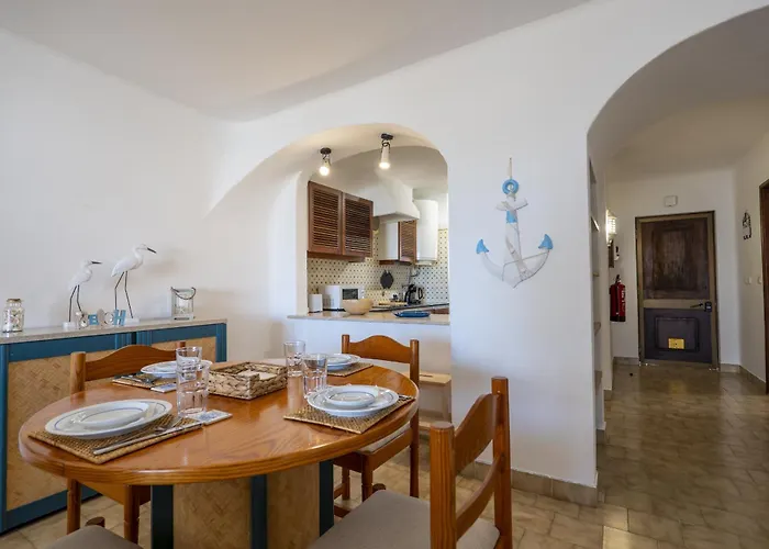 De 2 Quartos Hibiscus 40a Na De Sao Rafael - Albufeira, Algarve *