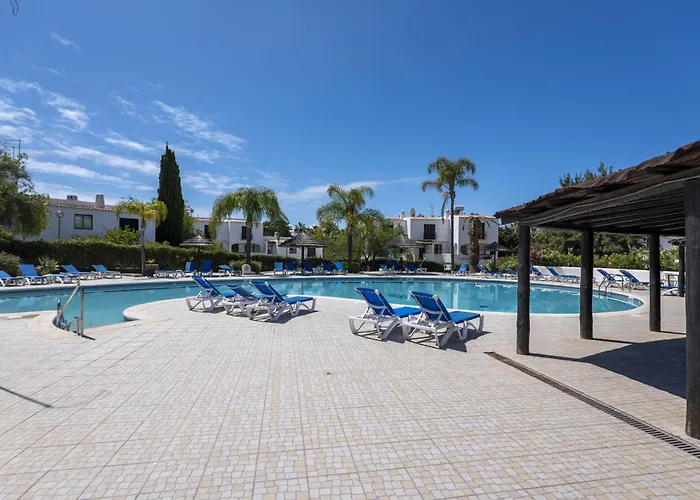 De 2 Quartos Hibiscus 40a Na De Sao Rafael - Albufeira, Algarve * Albufeira